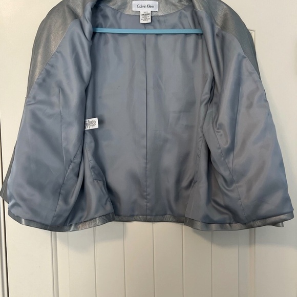 Calvin Klein Women’s 100% Leather 3/4 Sleeve Silver Jacket Size L - Picture 3 of 9